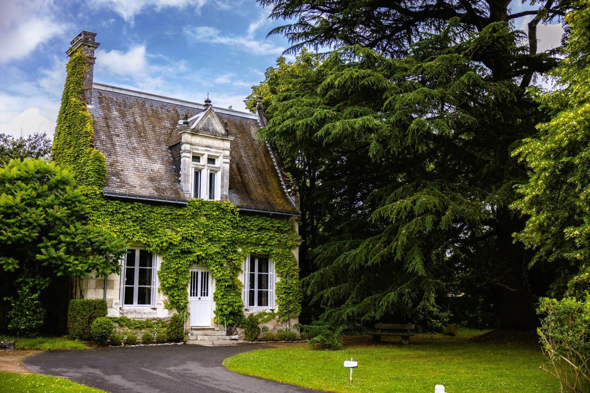 Domaine De La Tortiniere Hotel Veigné Exterior foto